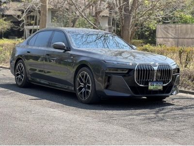 BMW 750e ปี 2023 ไมล์ 5,9xx Km